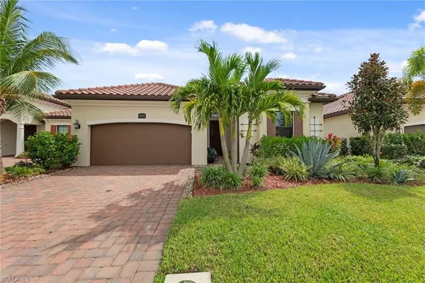 Property Slideshow image 2 of 49 | 28009 foxrock ct, Bonita Springs, FL, 34135