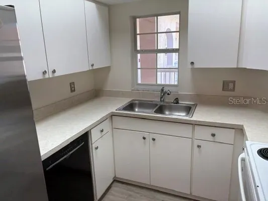 Property Slideshow image 2 of 7 | 4256 central sarasota pkwy apt 321, Sarasota, FL, 34238