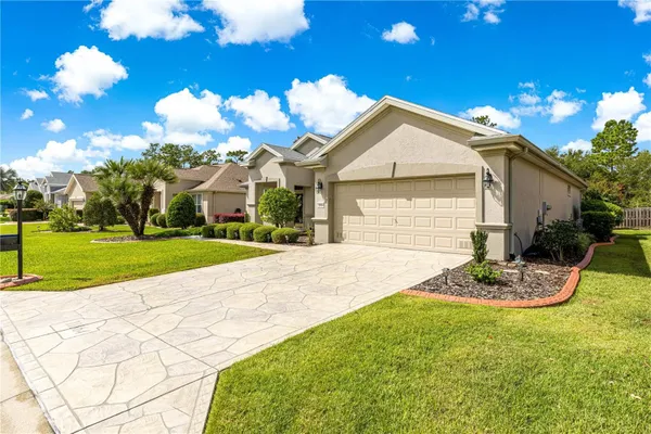 Property Slideshow image 3 of 63 | 11864 se 91st cir, Summerfield, FL, 34491