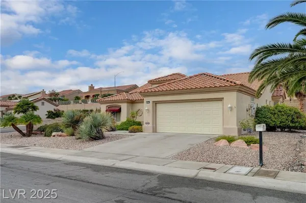Property Slideshow image 2 of 77 | 2801 byron dr, Las Vegas, NV, 89134