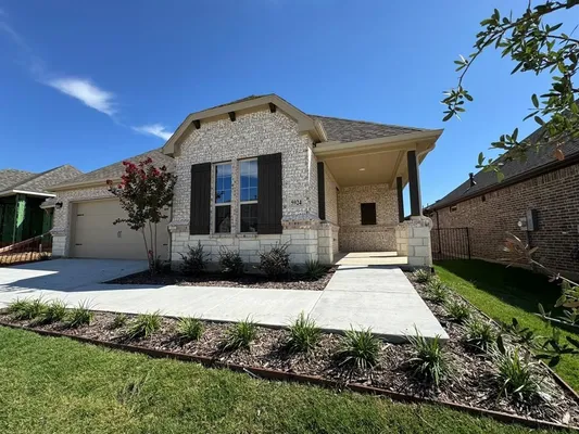 Property Slideshow image 3 of 28 | 5924 carmona trl, Fort Worth, TX, 76123