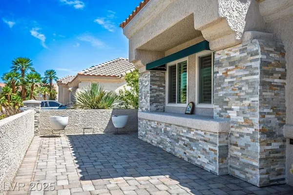 Property Slideshow image 3 of 52 | 2900 golfside dr, Las Vegas, NV, 89134