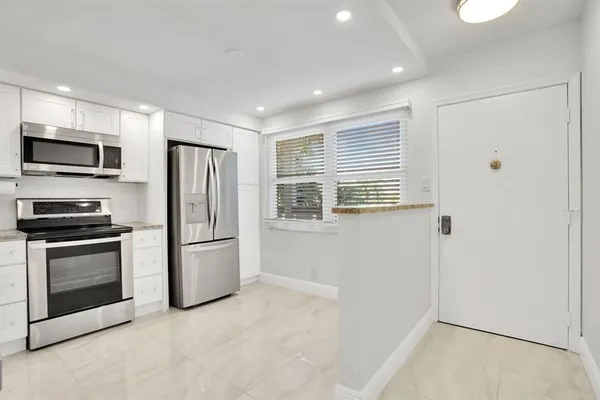 Property Slideshow image 3 of 32 | 2202 lucaya bnd h2, Coconut Creek, FL, 33066