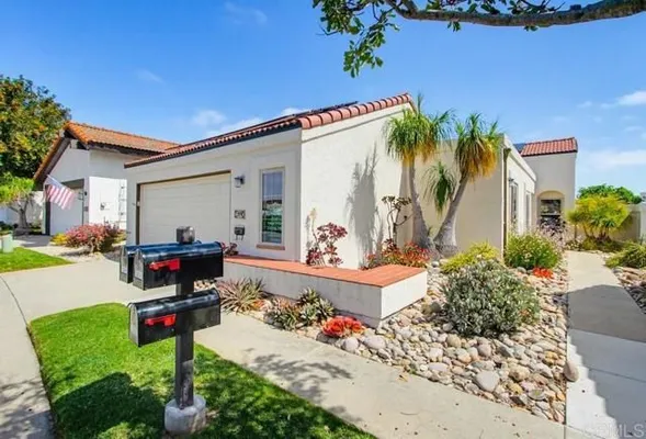 Property Slideshow image 3 of 44 | 12876 circulo dardo, San Diego, CA, 92128