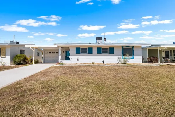 Property Slideshow image 2 of 46 | 1517 chevy chase dr, Sun City Center, FL, 33573