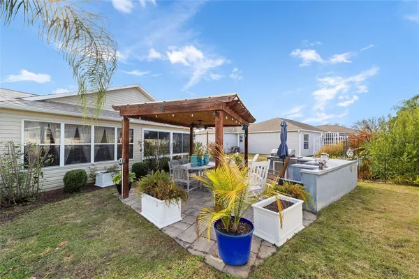 Property Slideshow image 2 of 30 | 1647 scotch pine way, The Villages, FL, 32162