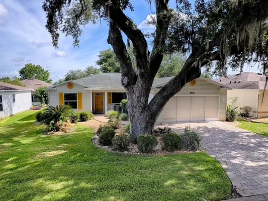 Property Slideshow image 2 of 43 | 1033 meadowbend dr, Leesburg, FL, 34748