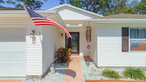 Property Slideshow image 2 of 68 | 32676 oak park dr, Leesburg, FL, 34748