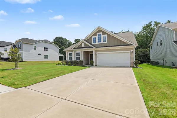 Property Slideshow image 2 of 36 | 2305 trundle dr, Gastonia, NC, 28054
