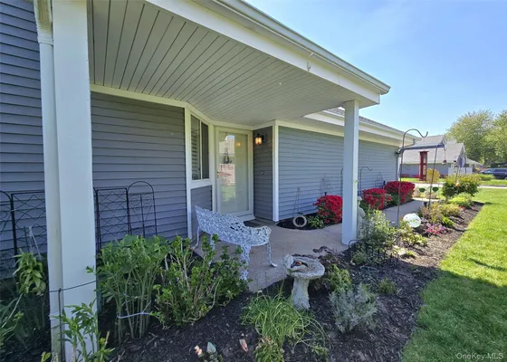 Property Slideshow image 3 of 35 | 377 quarry pond ct, Brookhaven, NY, 11955