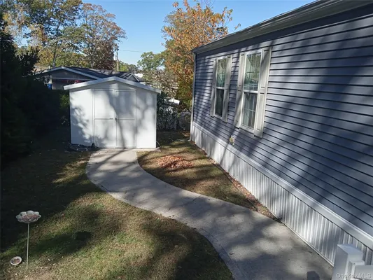 Property Slideshow image 3 of 21 | 1661 old country rd 69, Riverhead, NY, 11901