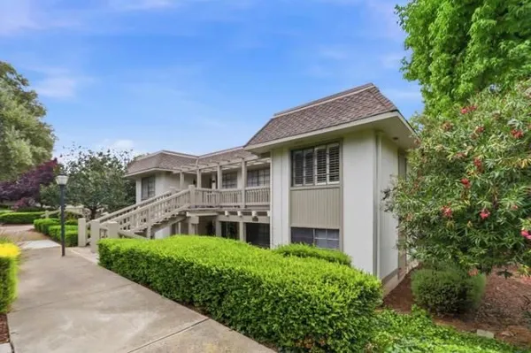 Property Slideshow image 3 of 39 | 5492 cribari bnd, San Jose, CA, 95135