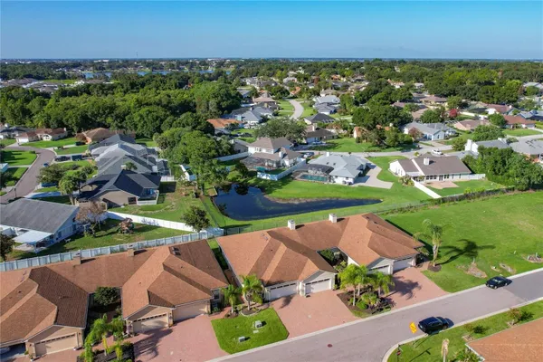Property Slideshow image 3 of 50 | 1674 linz ct, Winter Haven, FL, 33884