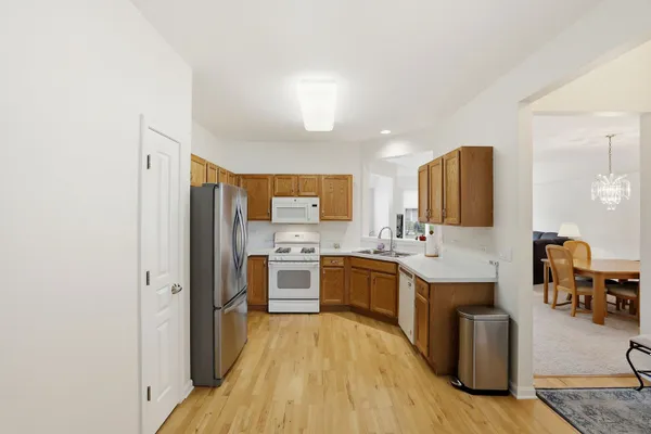 Property Slideshow image 3 of 21 | 13706 briargate dr, Huntley, IL, 60142