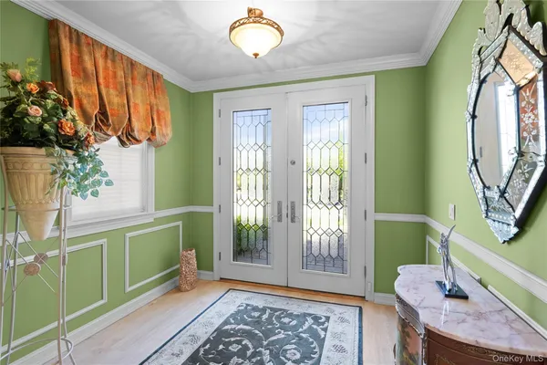 Property Slideshow image 3 of 37 | 385 altessa blvd, Huntington, NY, 11747