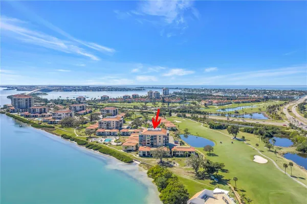 Property Slideshow image 3 of 44 | 6104 palma del mar blvd s apt 305, Saint Petersburg, FL, 33715