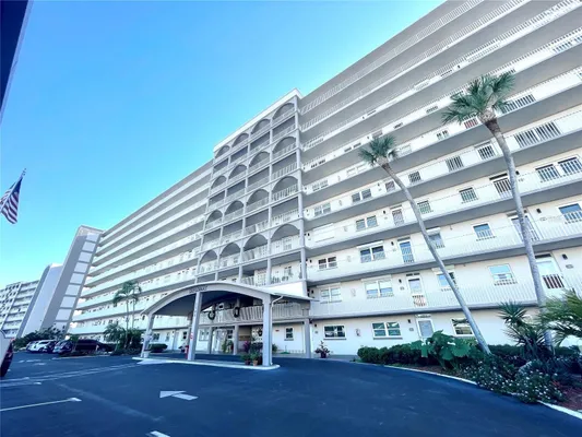 Property Slideshow image 2 of 71 | 5980 shore blvd 111, Gulfport, FL, 33707