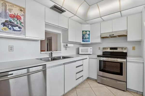 Property Slideshow image 3 of 29 | 3204 portofino pt d4, Coconut Creek, FL, 33066