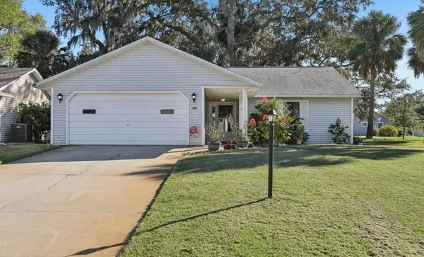 Property Slideshow image 2 of 25 | 304 brigadoon cir, Leesburg, FL, 34788