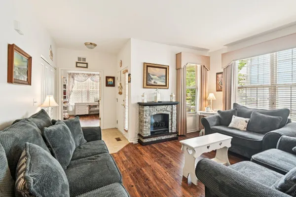 Property Slideshow image 2 of 43 | 13120 birmingham ct, Beach Park, IL, 60083