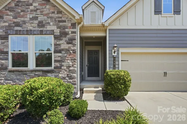 Property Slideshow image 2 of 42 | 14419 batteliere dr, Charlotte, NC, 28278