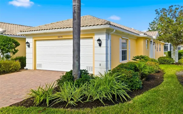 Property Slideshow image 3 of 50 | 5575 modena pl, Sarasota, FL, 34238
