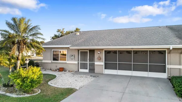 Property Slideshow image 3 of 43 | 302 stroll ln, Sun City Center, FL, 33573