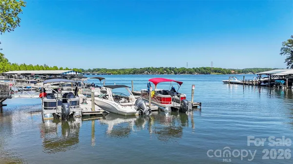 Property Slideshow image 2 of 48 | 980 exeter dr, Sherrills Ford, NC, 28673