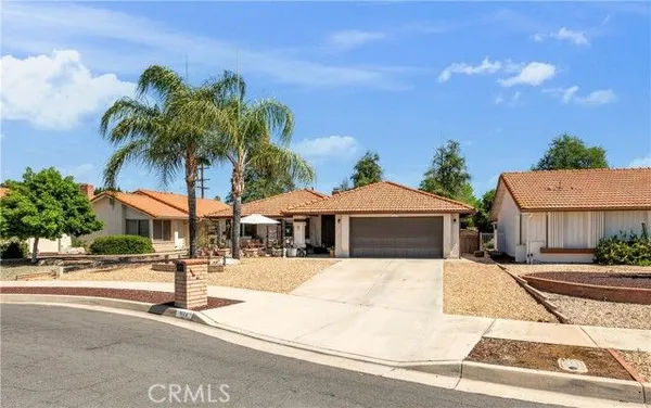 Property Slideshow image 2 of 25 | 1114 bottle tree way, Hemet, CA, 92545