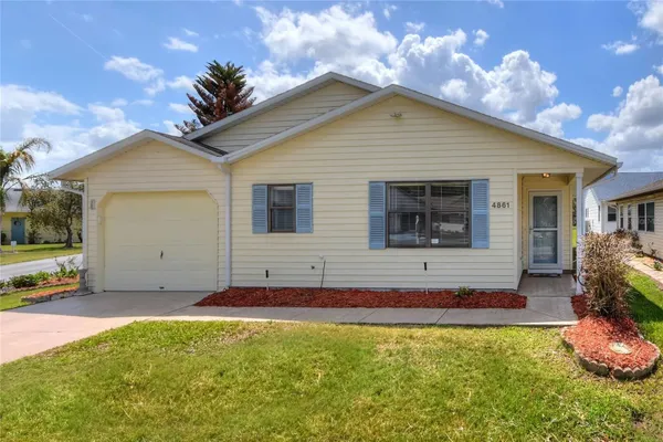 Property Slideshow image 2 of 46 | 4861 squire hollow dr, Lakeland, FL, 33811