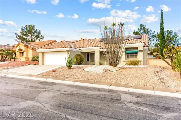 Property Slideshow image 3 of 70 | 2817 lotus hill dr, Las Vegas, NV, 89134