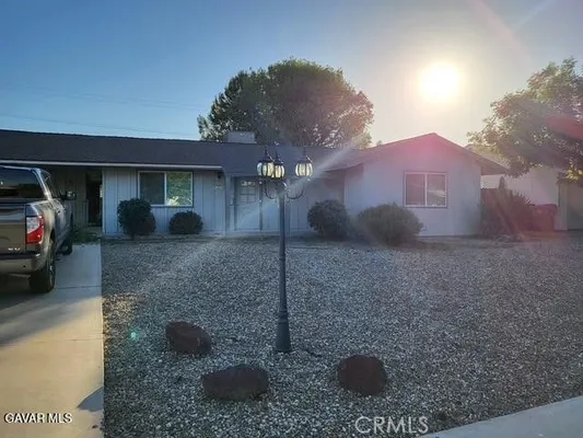Property Slideshow image 2 of 20 | 325 oak fair way, Bakersfield, CA, 93309