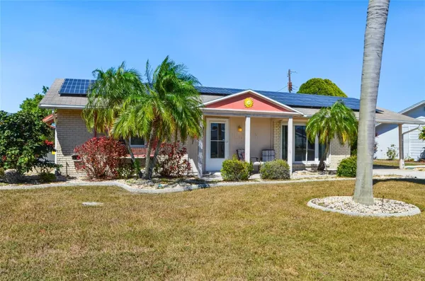 Property Slideshow image 2 of 24 | 1515 arrowhead dr, Sun City Center, FL, 33573