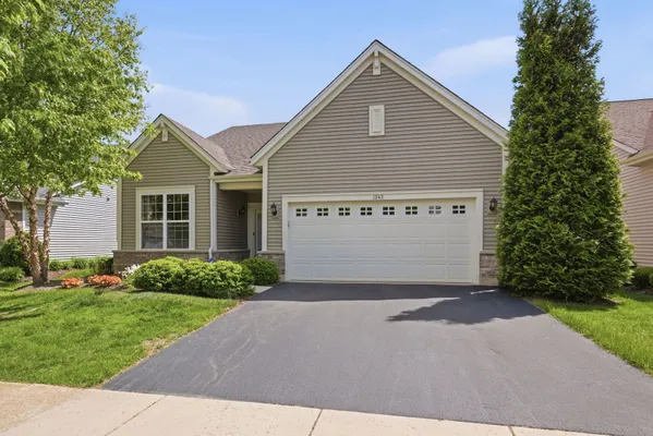 Property Slideshow image 2 of 25 | 1242 barkston ln, Aurora, IL, 60502