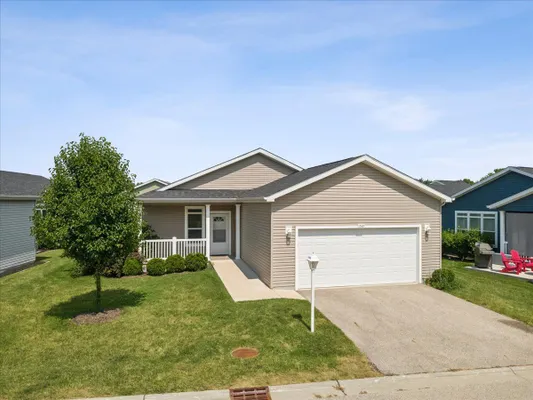Property Slideshow image 3 of 24 | 1537 colt ln, Grayslake, IL, 60030