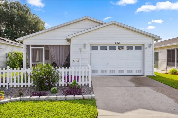 Property Slideshow image 2 of 41 | 433 canterbury ct, The Villages, FL, 32162