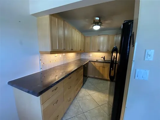 Property Slideshow image 2 of 44 | 2019 cambridge a # 2019, Deerfield Beach, FL, 33442