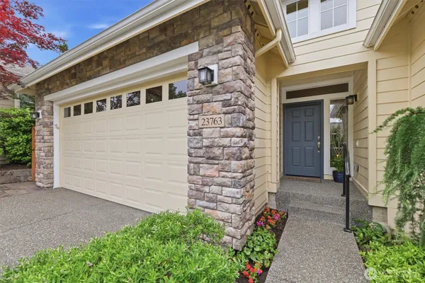 Property Slideshow image 3 of 35 | 23763 ne 134th st, Redmond, WA, 98053