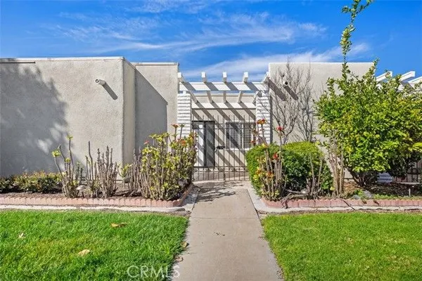 Property Slideshow image 2 of 49 | 2005 via mariposa w b, Laguna Woods, CA, 92637