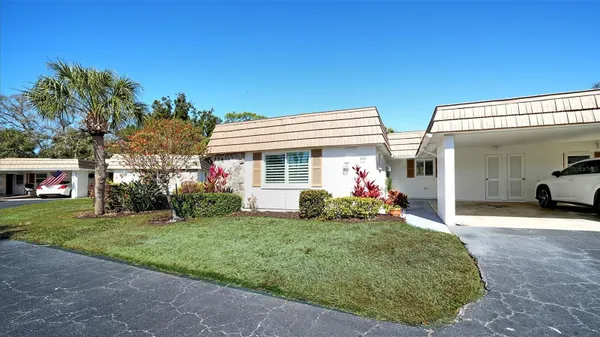 Property Slideshow image 2 of 66 | 5469 riverbluff cir # 42, Sarasota, FL, 34231