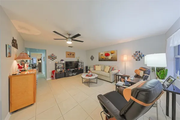 Property Slideshow image 3 of 50 | 302 canton ct unit 56, Sun City Center, FL, 33573