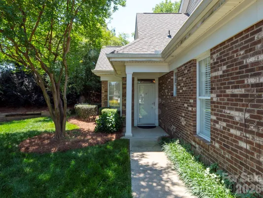 Property Slideshow image 2 of 25 | 10721 vicino ct, Matthews, NC, 28105