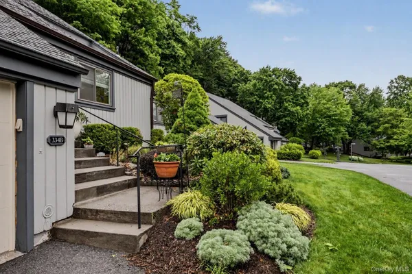 Property Slideshow image 2 of 40 | 334 heritage hls b, Somers, NY, 10589