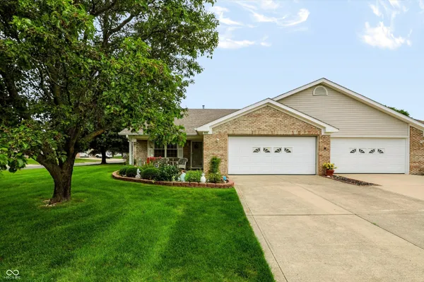 Property Slideshow image 2 of 31 | 7838 park ward pl, Indianapolis, IN, 46259