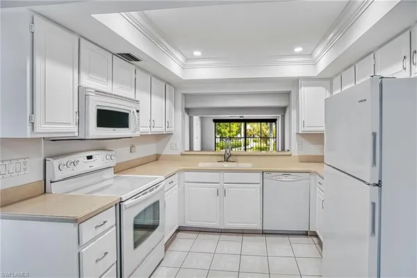 Property Slideshow image 2 of 50 | 7430 lake breeze dr 203, Fort Myers, FL, 33907