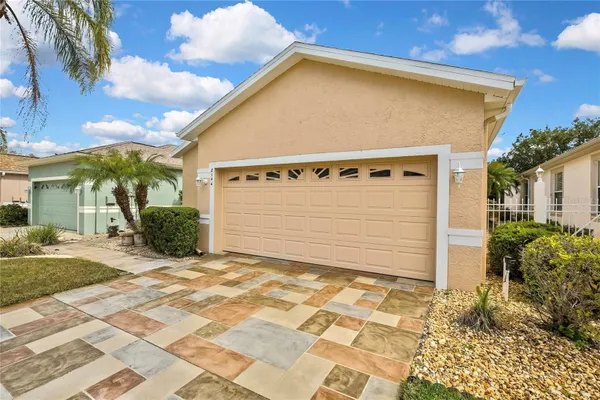 Property Slideshow image 2 of 40 | 8144 ambersweet pl, Land O Lakes, FL, 34637