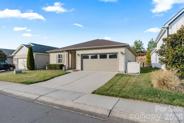 Property Slideshow image 2 of 42 | 4995 looking glass trl, Denver, NC, 28037