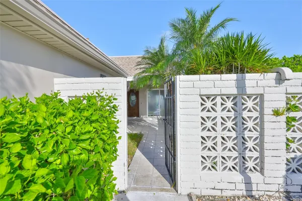 Property Slideshow image 2 of 25 | 439 boca ciega point blvd n, St Petersburg, FL, 33708