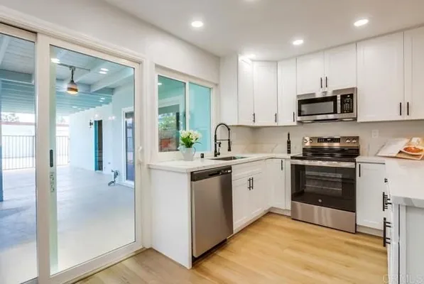 Property Slideshow image 2 of 39 | 3839 vista campana 6, Oceanside, CA, 92057