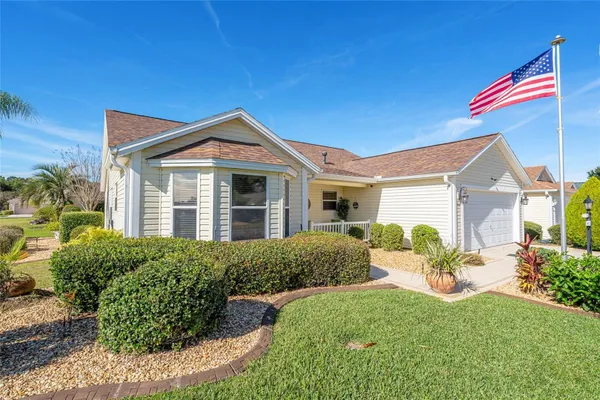 Property Slideshow image 2 of 62 | 1426 la hermosa dr, The Villages, FL, 32162